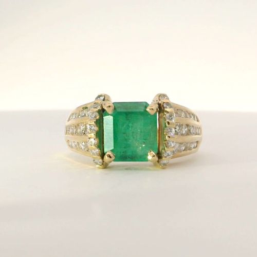 14K Yellow Gold Colombian Emerald & Diamond Ring – 3.00 ct Center