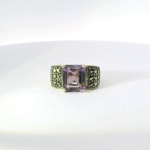Front side of the ring with Amethyst