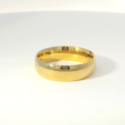 14K Yellow Gold Comfort Fit Wedding Band – Size 9.5