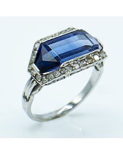 Unique 1920s Platinum Ring with Sapphire & Diamonds