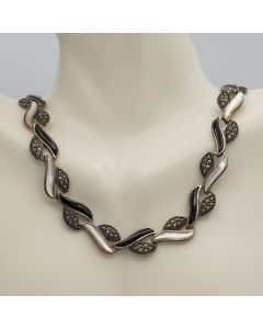 Beautiful Art Deco style Sterling Silver Onyx and Mother-of-Pearl Necklace